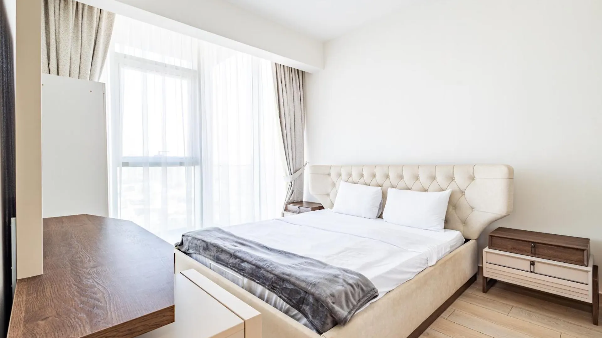 Superhost - Bright & Stylish 1-Bedroom In Bloom Tower, Jvc Dubai Apartment