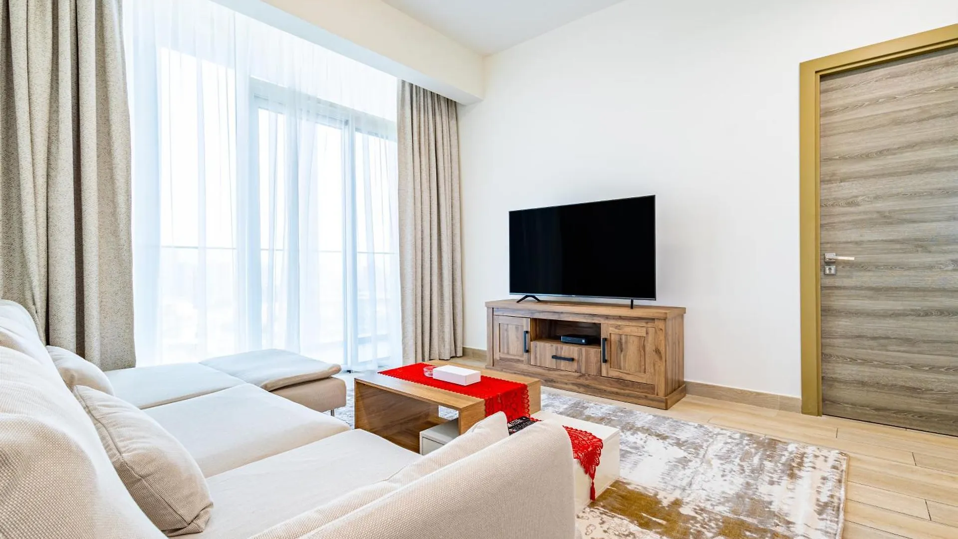 Superhost - Bright & Stylish 1-Bedroom In Bloom Tower, Jvc Dubai