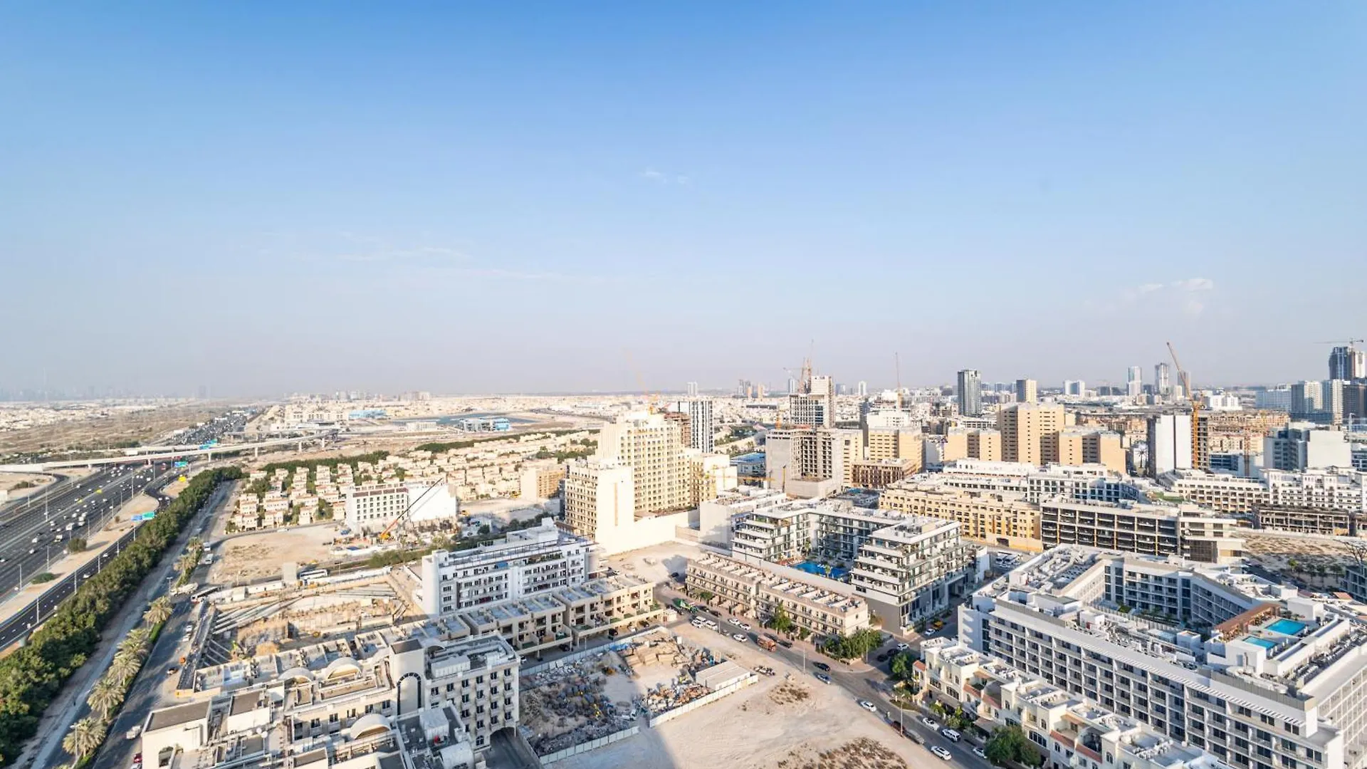Superhost - Bright & Stylish 1-Bedroom In Bloom Tower, Jvc Dubai