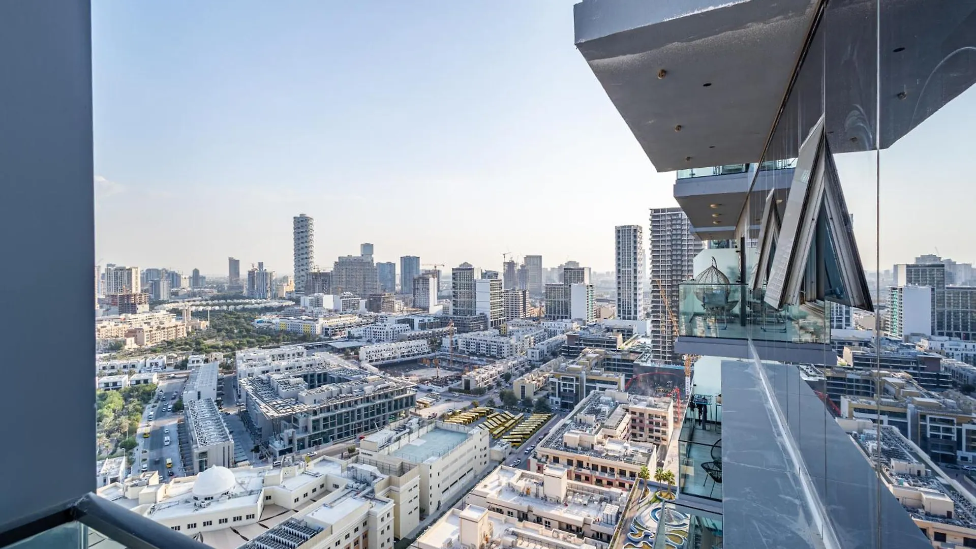 Apartment Superhost - Bright & Stylish 1-Bedroom In Bloom Tower, Jvc Dubai United Arab Emirates