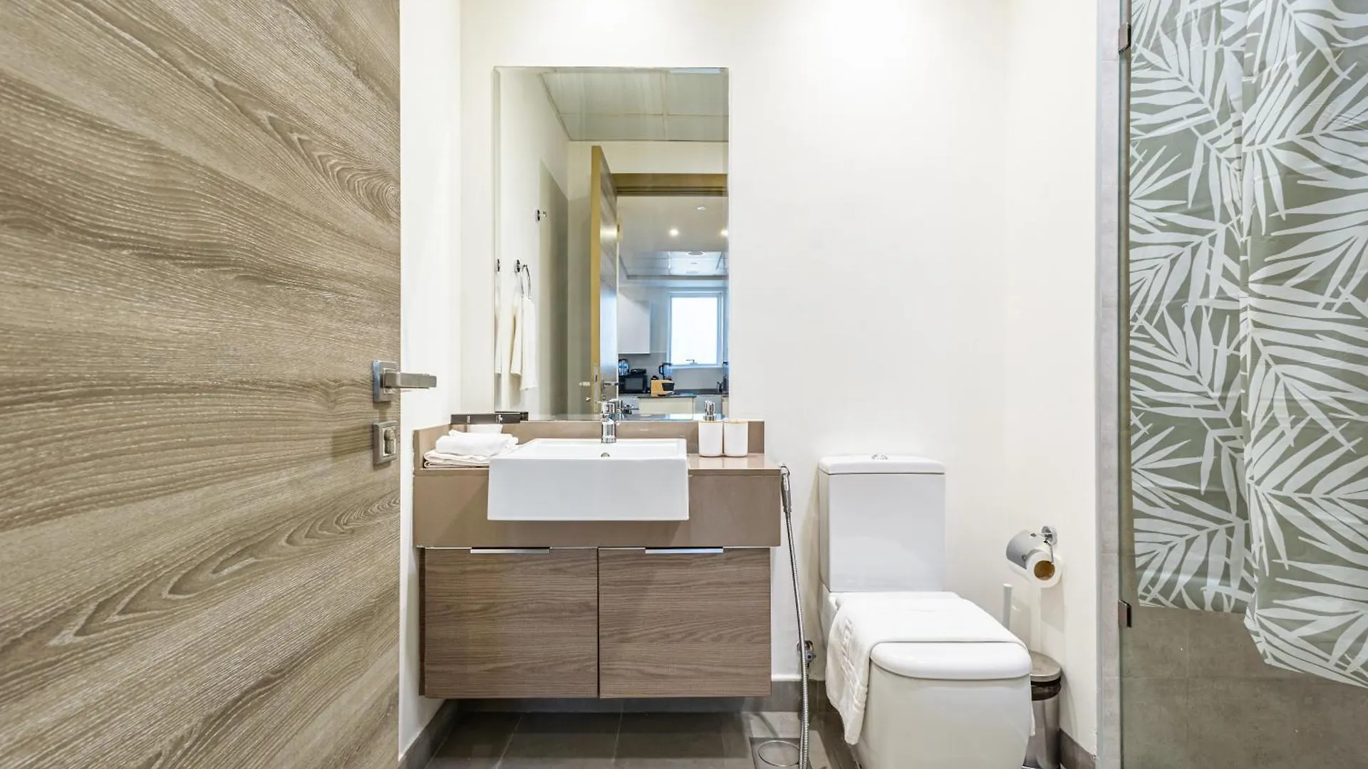 Superhost - Bright & Stylish 1-Bedroom In Bloom Tower, Jvc Dubai